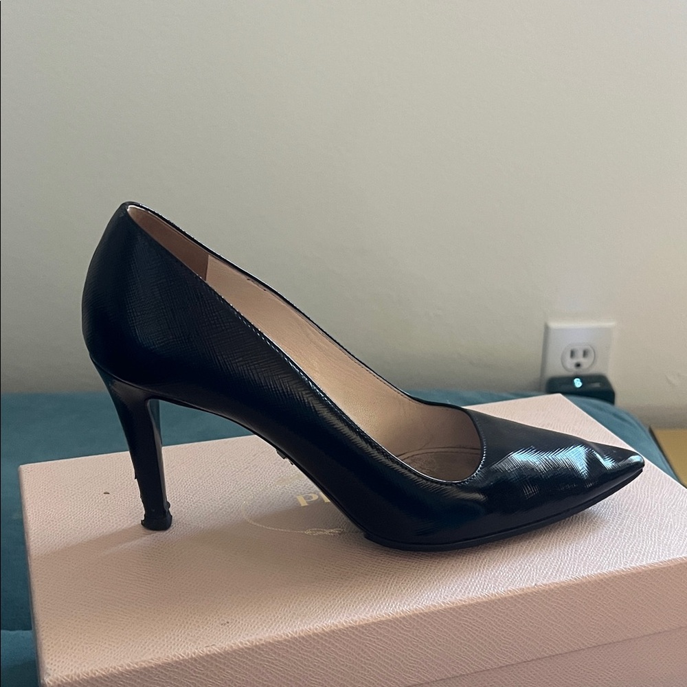 Prada Black Pumps Capretto Basics